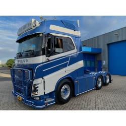 Tekno Volvo FH4 globetrotter 6x4 Crit Beulen