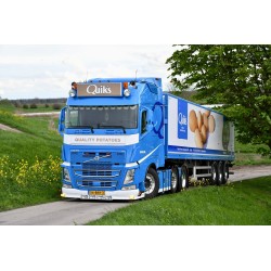 Tekno Volvo FH04 6x2 Quik's Quality Potatoes