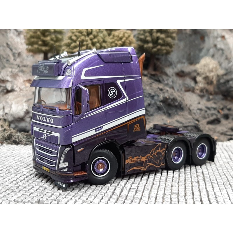 Tekno Volvo FH05 Globetrotter XXL 6x4 Tekno Event 2024