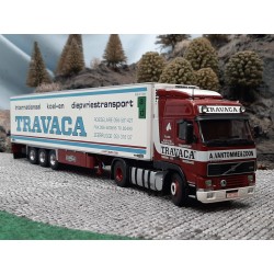 Tekno Volvo FH12 Globetrotter Travaca met 3-assige koeloplegger
