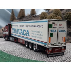 Tekno Volvo FH12 Globetrotter Travaca met 3-assige koeloplegger