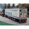 Tekno Volvo FH12 Globetrotter Travaca met 3-assige koeloplegger