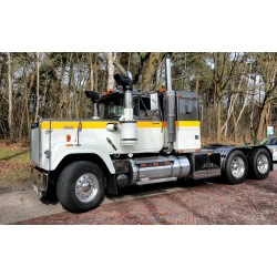 Tekno Mack RW Superliner 6x4 Van den Herik