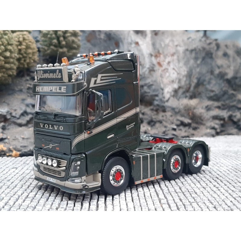 Tekno Volvo FH04 Globetrotter 6x2 Ylivoimala