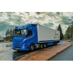 WSI VOLVO FH AERO GLOBETROTTER XL Jansen Urk