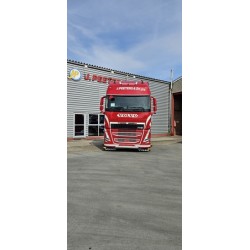 Tekno Volvo FH05 Globetrotter XL Peeters