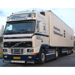 Tekno Volvo FH12 Globetrotter XL Nielsens Fiskeeksport