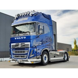 Tekno Volvo FH05 Globetrotter XL JT Trans