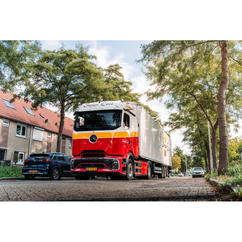 Tekno Mercedes E-Actros Procabin Simon Loos