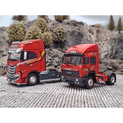 Tekno Iveco Set met Iveco Turbostar 4x2 & Iveco S-Way