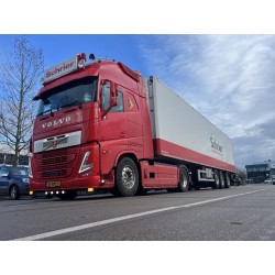 Tekno Volvo FH05 Globetrotter XL Schrier