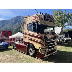 Tekno Scania NGS Highline Ferrario